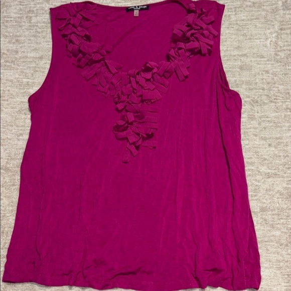Cable & Gauge Tops - 2X Cable & Gauge woman fuchsia ruffle collar super cute tank!